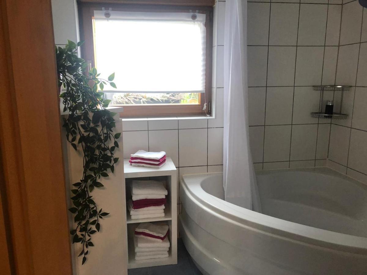 Toms Ferienhuette Apartment Annweiler am Trifels Bagian luar foto